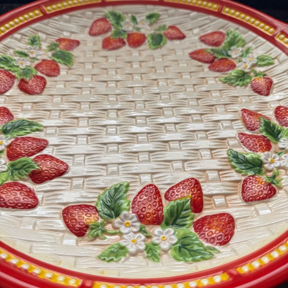 Temptations by Tara Strawberry Braided Platter‎ 13.75” across - Picture 2 of 3